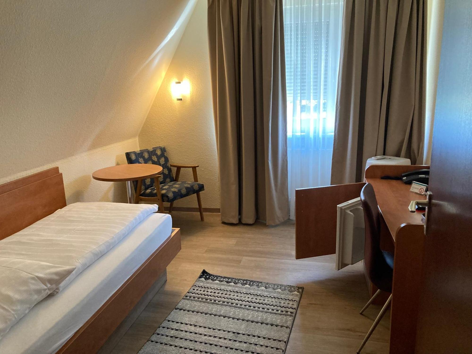 Hotel Oyten Am Markt Bagian luar foto